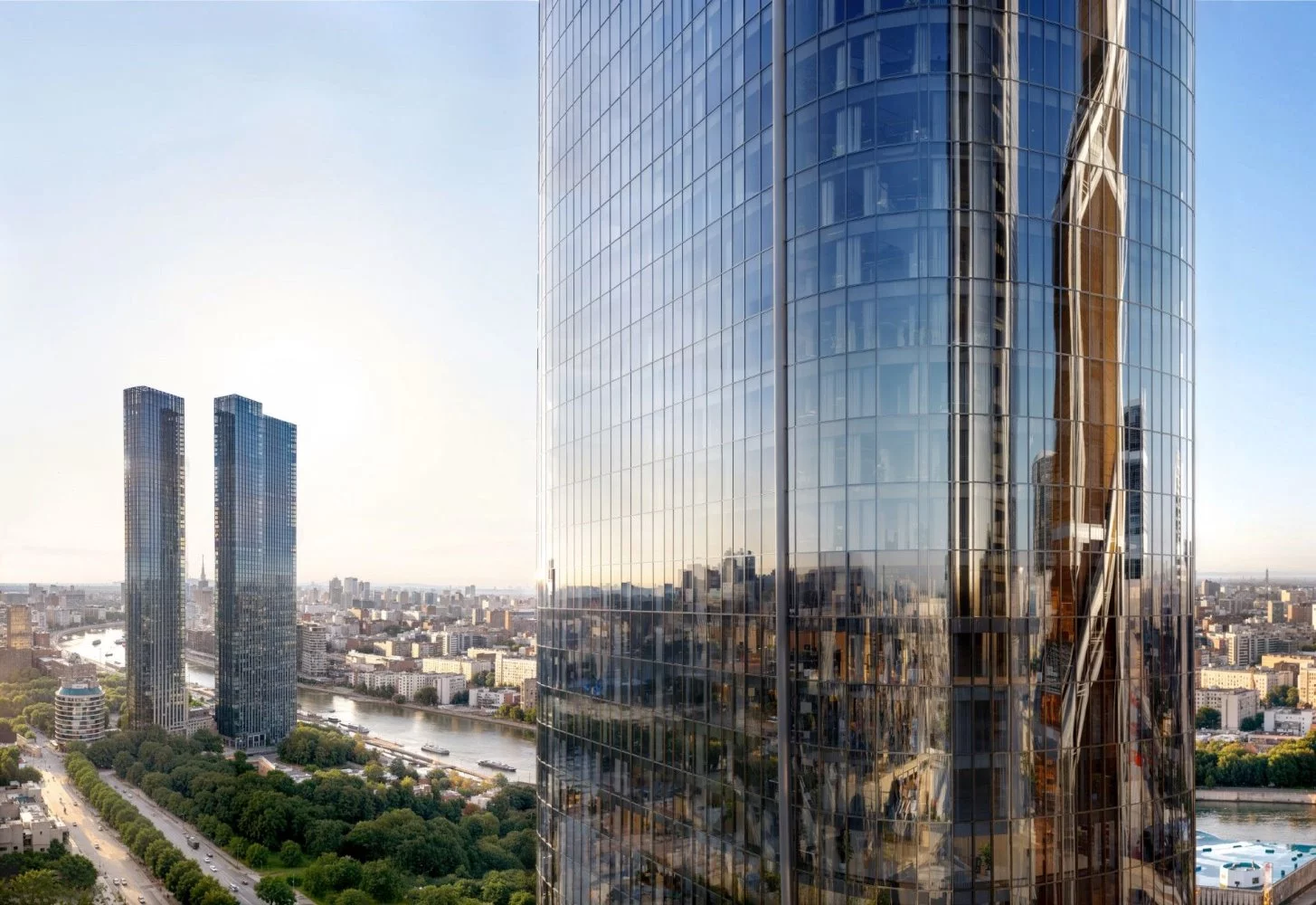Стеклянный мост Sky Bridge на 83‑м этаже ЖК „ОНЕ“ — смотровая площадка с 360‑градусным обзором столицы»